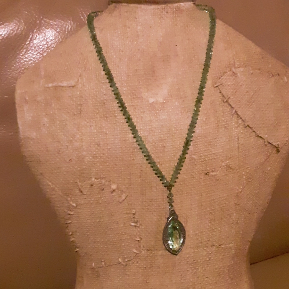 Vintage Art Deco Czech Green Glass Necklace